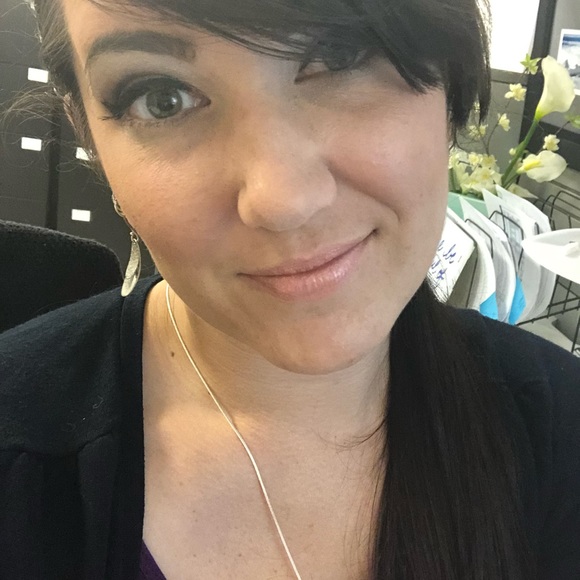 Meet your Posher, Casey✌🏼 - Picture 8 of 8